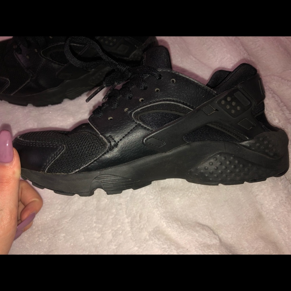 Black Huraches